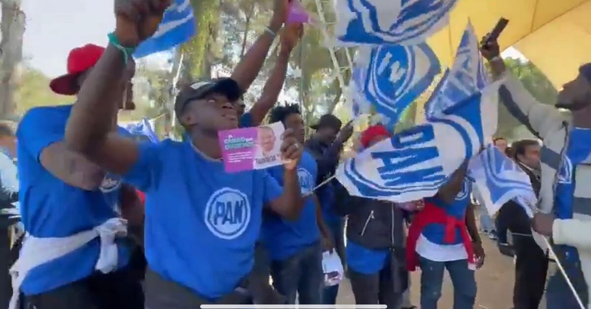 Santiago Taboada viste a migrantes haitianos de panistas para apoyarlo ...