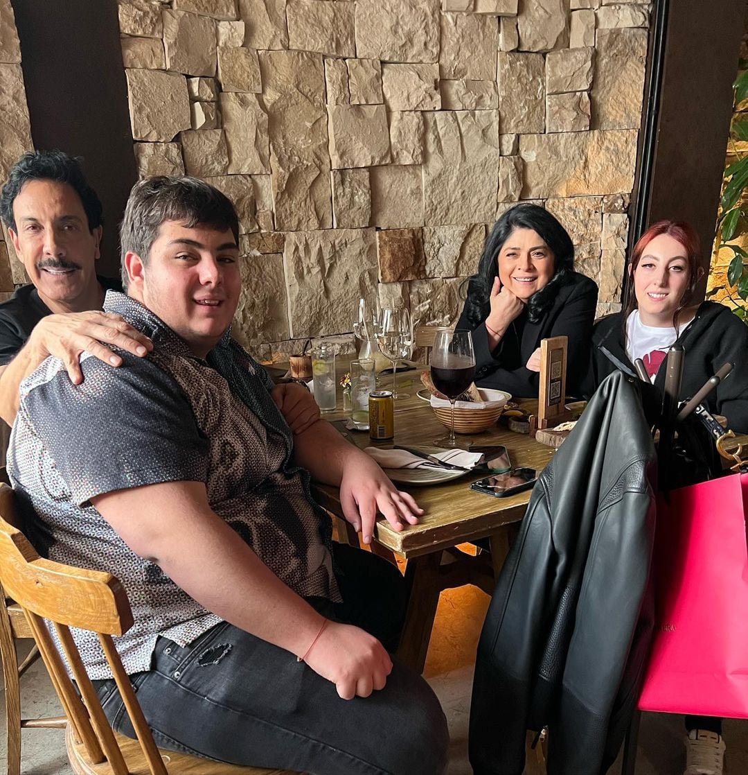 Victoria Ruffo, Omar Fayad, Vicky y Anuar