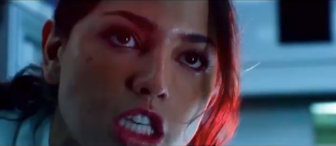 Eiza González en la película Ambulancia