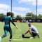 Guillermo Ochoa muestra sus dotes como pateador de la NFL