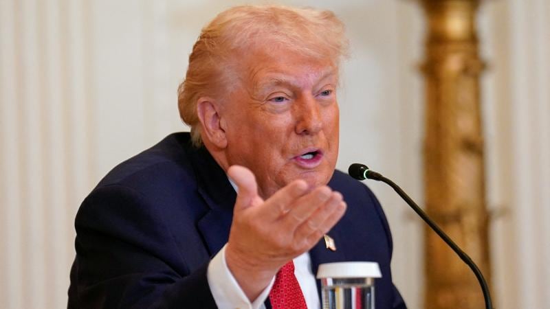 Donald Trump amenaza con imponer aranceles a quienes no respalden su plan sobre Groenlandia