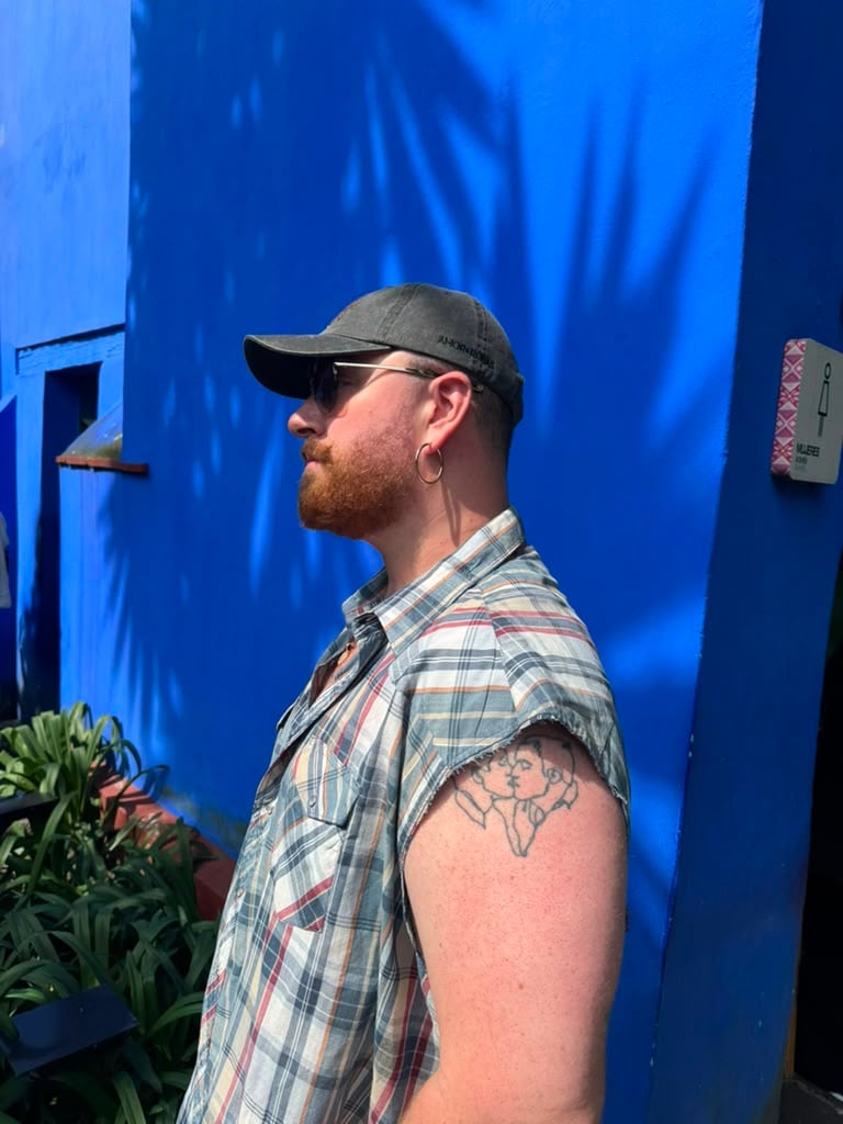 Sam Smith visita por cuarta vez la Casa Azul de Frida Kahlo en CDMX