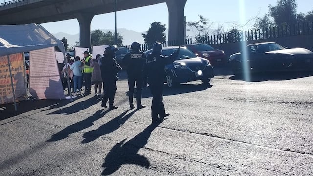 Habitantes de Tultitlán bloquean autopista México-Querétaro