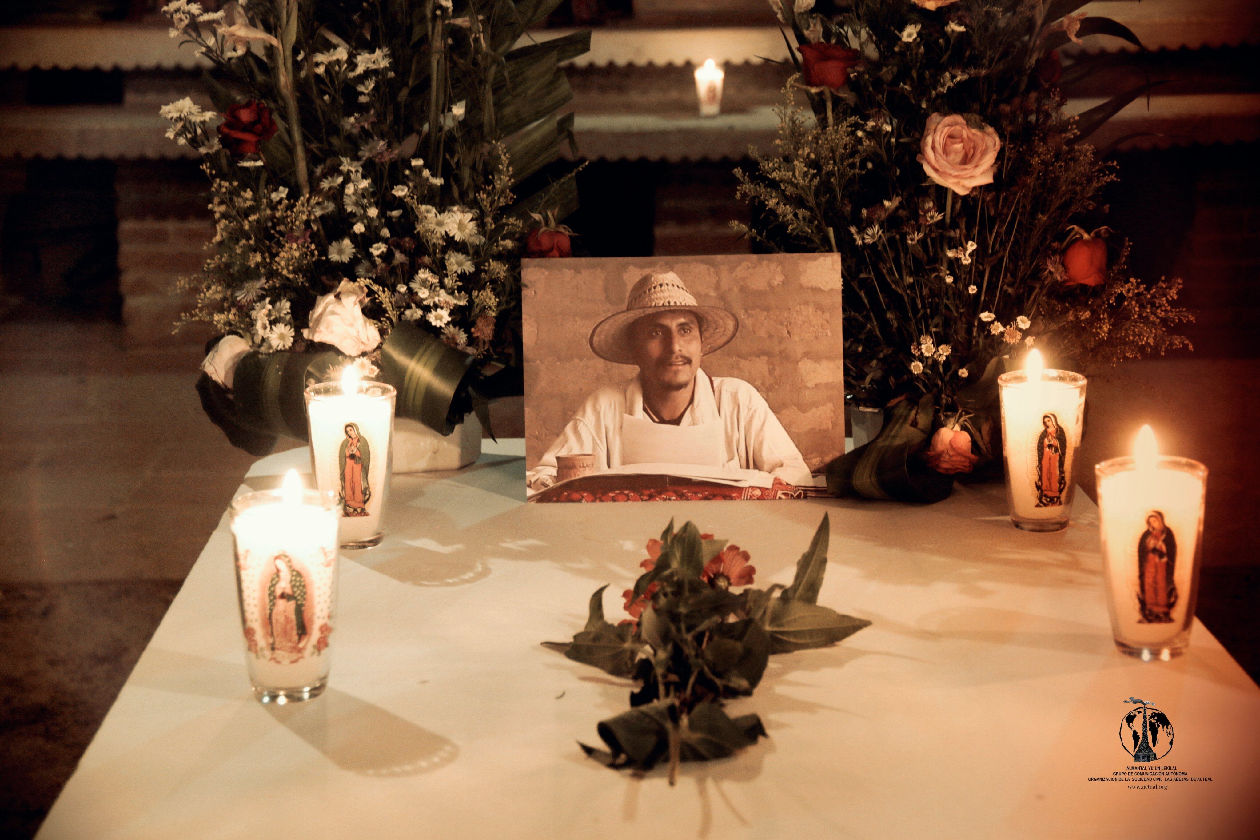 El activista y defensor de derechos humanos Simón Pedro Pérez López fue asesinado mientras iba al mercado con su hijo