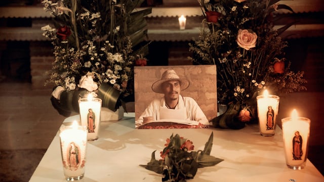 El activista y defensor de derechos humanos Simón Pedro Pérez López fue asesinado mientras iba al mercado con su hijo