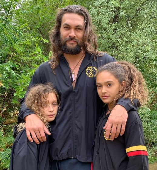 Jason Momoa con sus hijos; Lola de 14 años y Nakoa-Wolf de 12.
