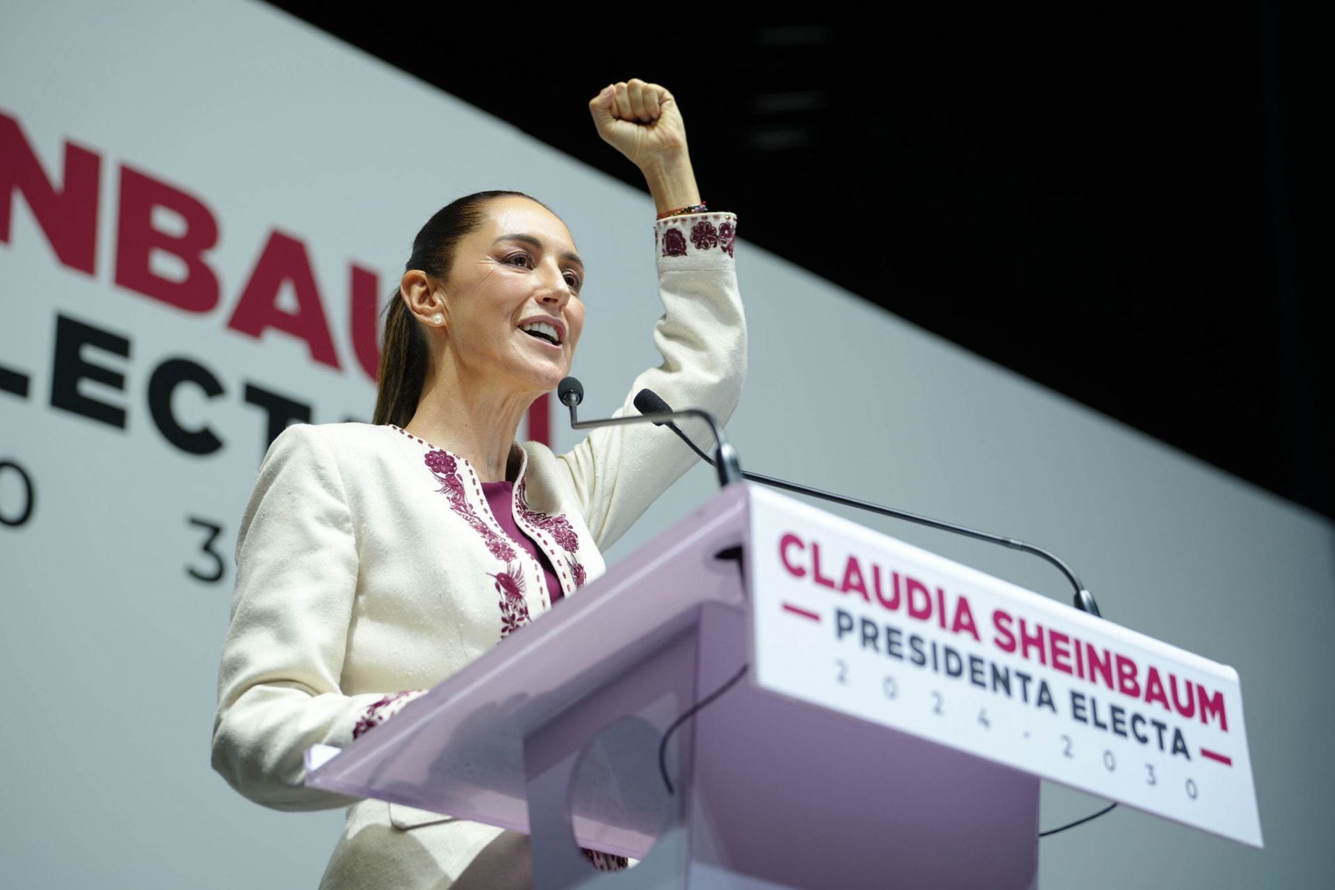 Claudia Sheinbaum toma protesta como primera presidenta de México