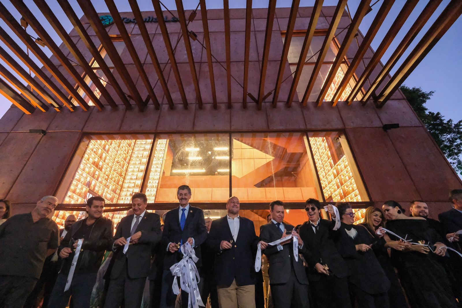 Enrique Alfaro y consejo regulador del tequila inauguran “experiencia que sabe a México”