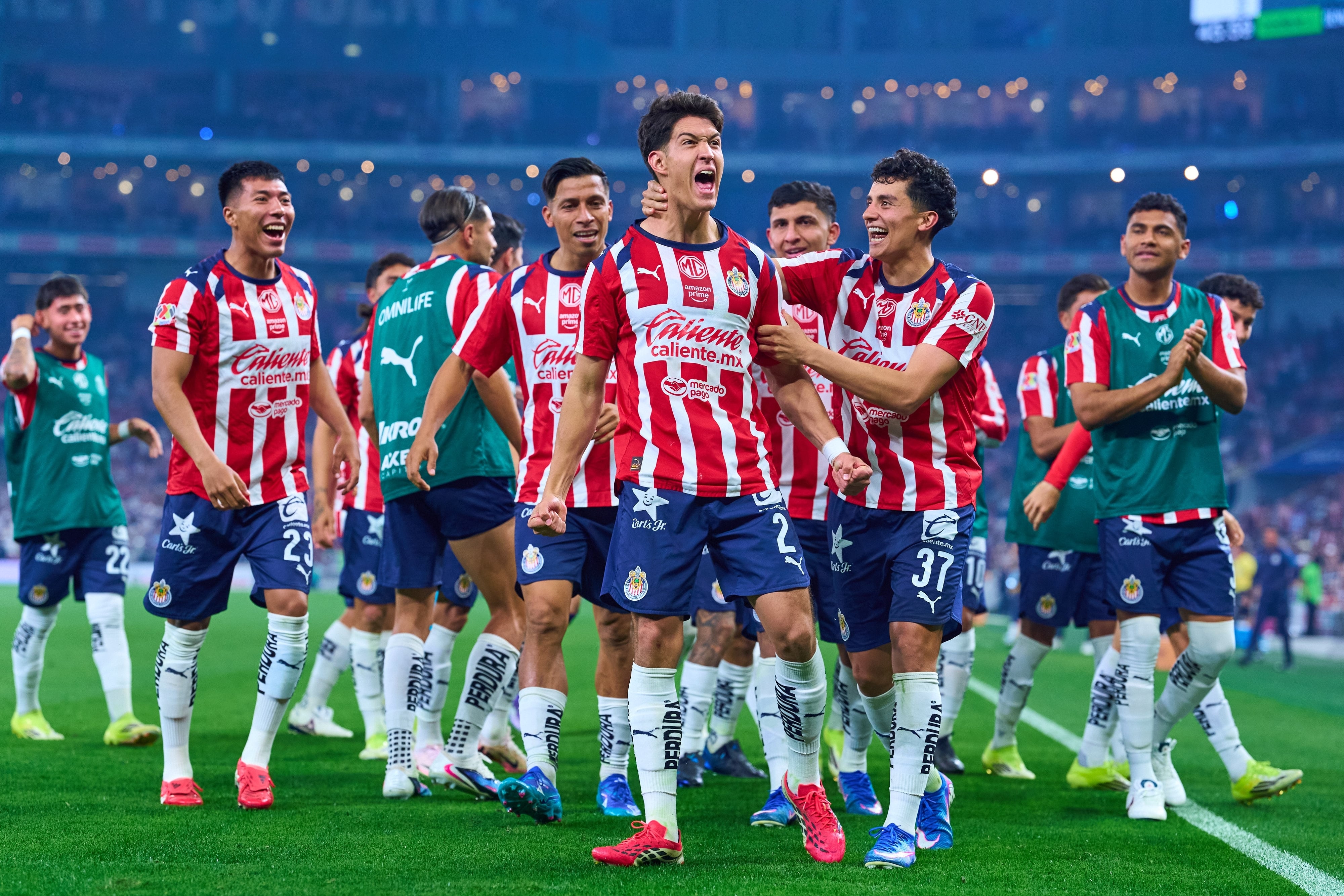 Chivas es líder de la Liga MX
