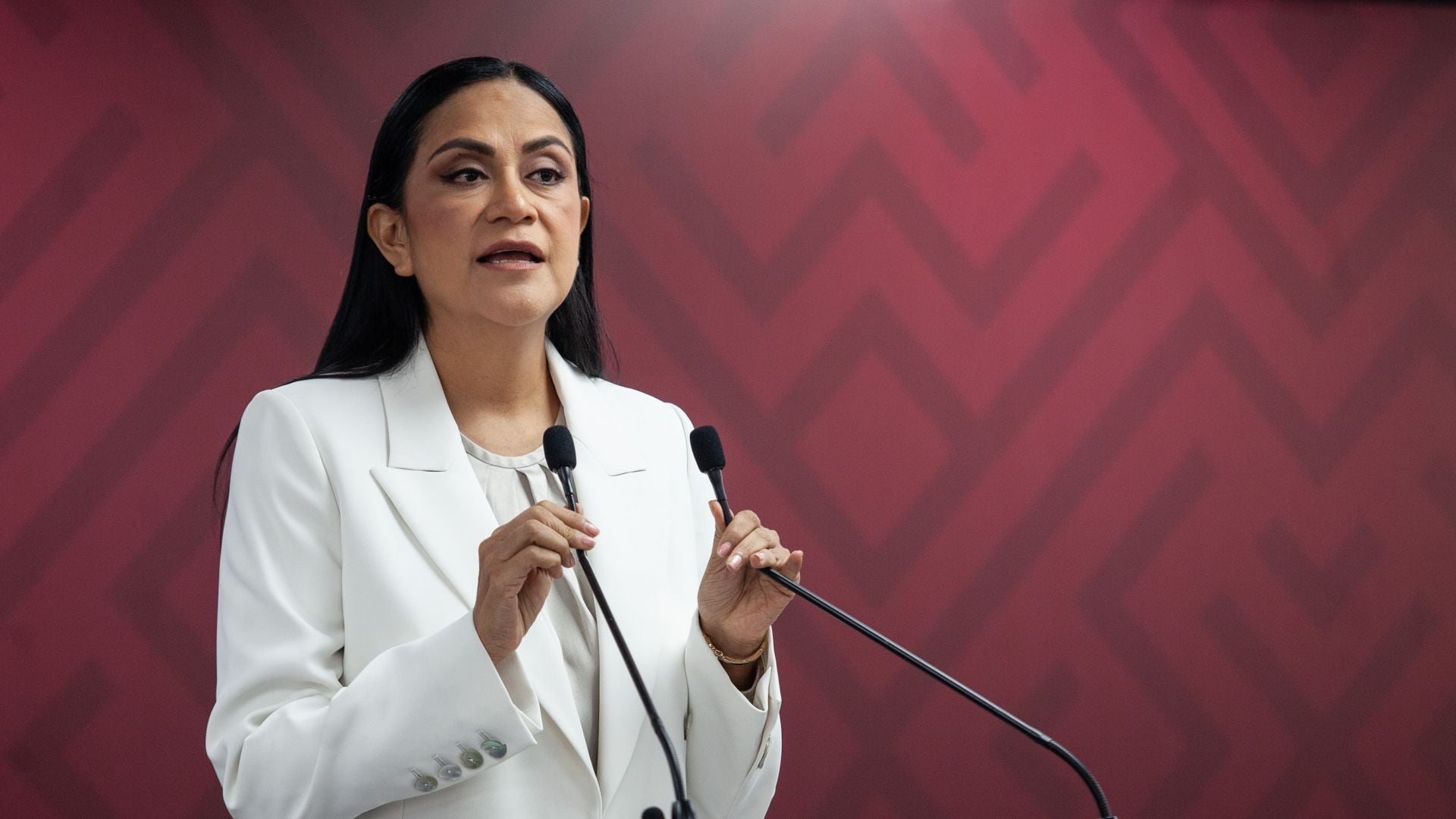 “Muy mezquino”: Ariadna Montiel responde al PRI y PAN por desmarcarse del llamado de Sheinbaum