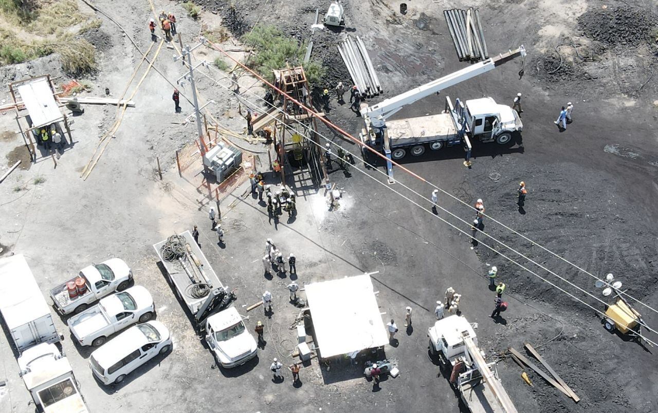Esto fue lo que duró el recorrido del buzo de la Sedena en el pozo de Sabinas; Coahuila