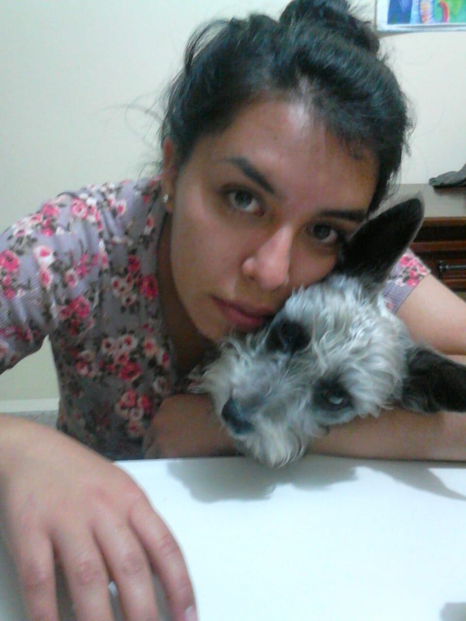 Verónica rescato a su perro Simón de la calle.