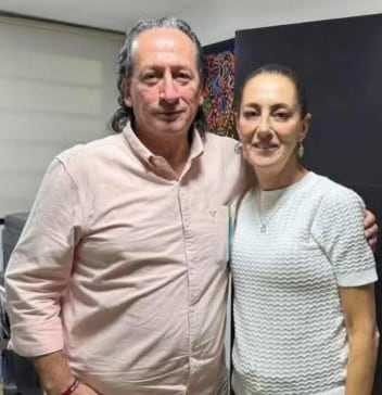 Antonio Santos Romero junto a Claudia Sheinbaum