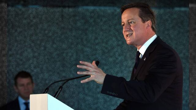 David Cameron ofrece buque militar y helicópteros para rescatar migrantes
