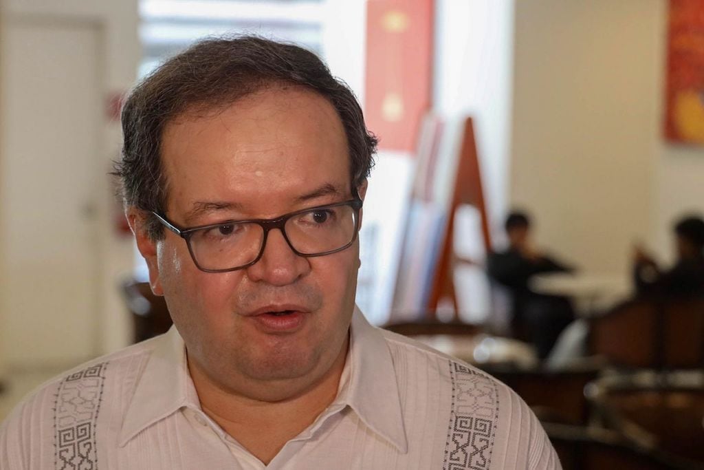 Leonardo Lomelí supervisa examen de control de la UNAM en Oaxaca