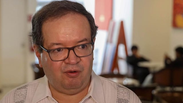 Leonardo Lomelí supervisa examen de control de la UNAM en Oaxaca