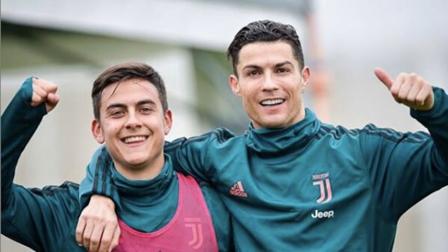 Cristiano y Dybala en un entrenamiento de la Juve