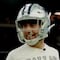 Checo Pérez se prueba como jugador de los Dallas Cowboys previo al Gran Premio de Estados Unidos