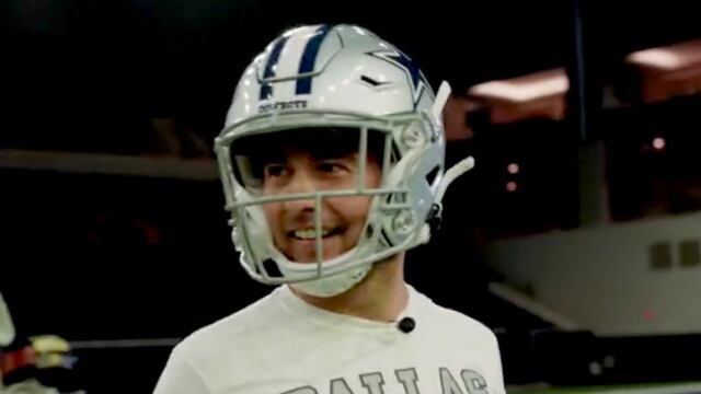 Checo Pérez entrenando con los Dallas Cowboys