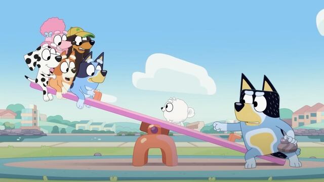 Bluey jugando con amigos