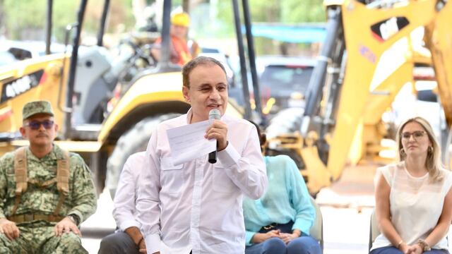 Alfonso Durazo entregó obras, becas, escrituras y más en Nogales