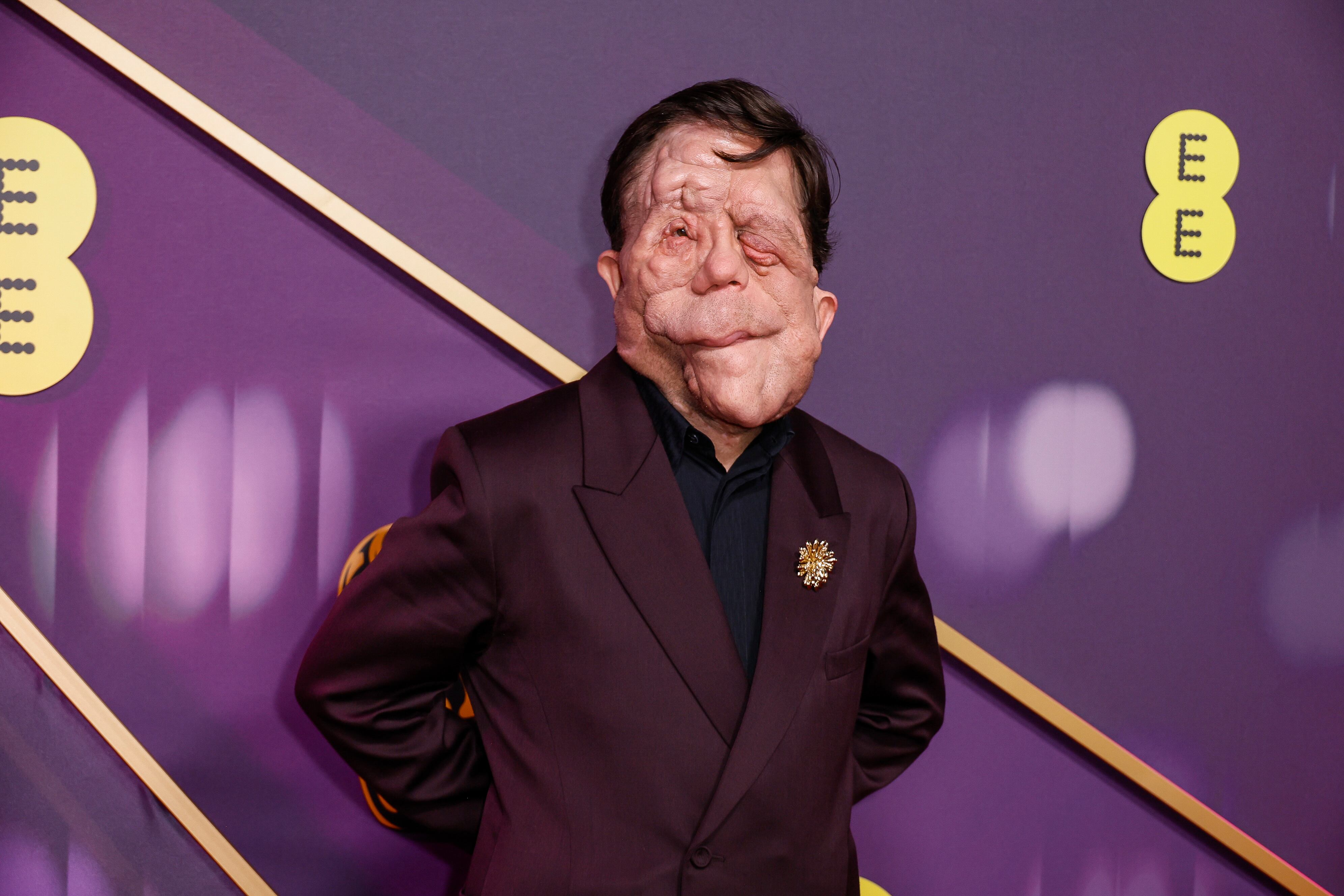 ¿Quién es Adam Pearson?