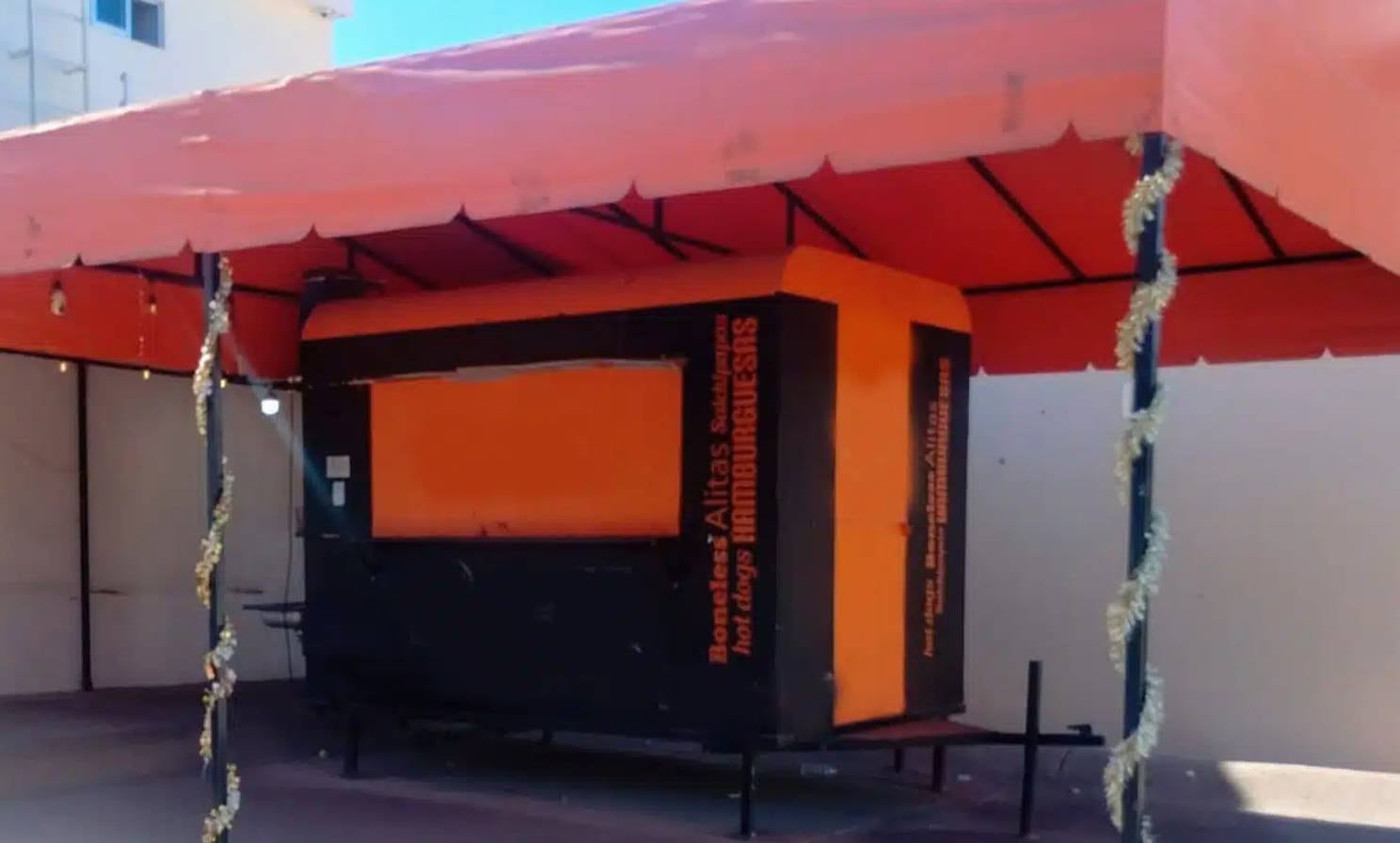 Balean puesto de hamburguesas en Culiacán