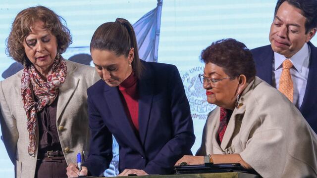 Claudia Sheinbaum, Presidenta de México, firmo varios decretos como la protección a animales, el crecimiento de las Universidades Rosario Castellanos y las pensiones para personas con discapacidad