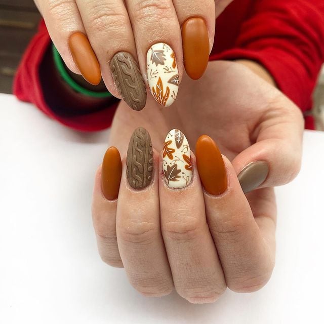 Uñas de otoño 2023: Suéter para el otoño