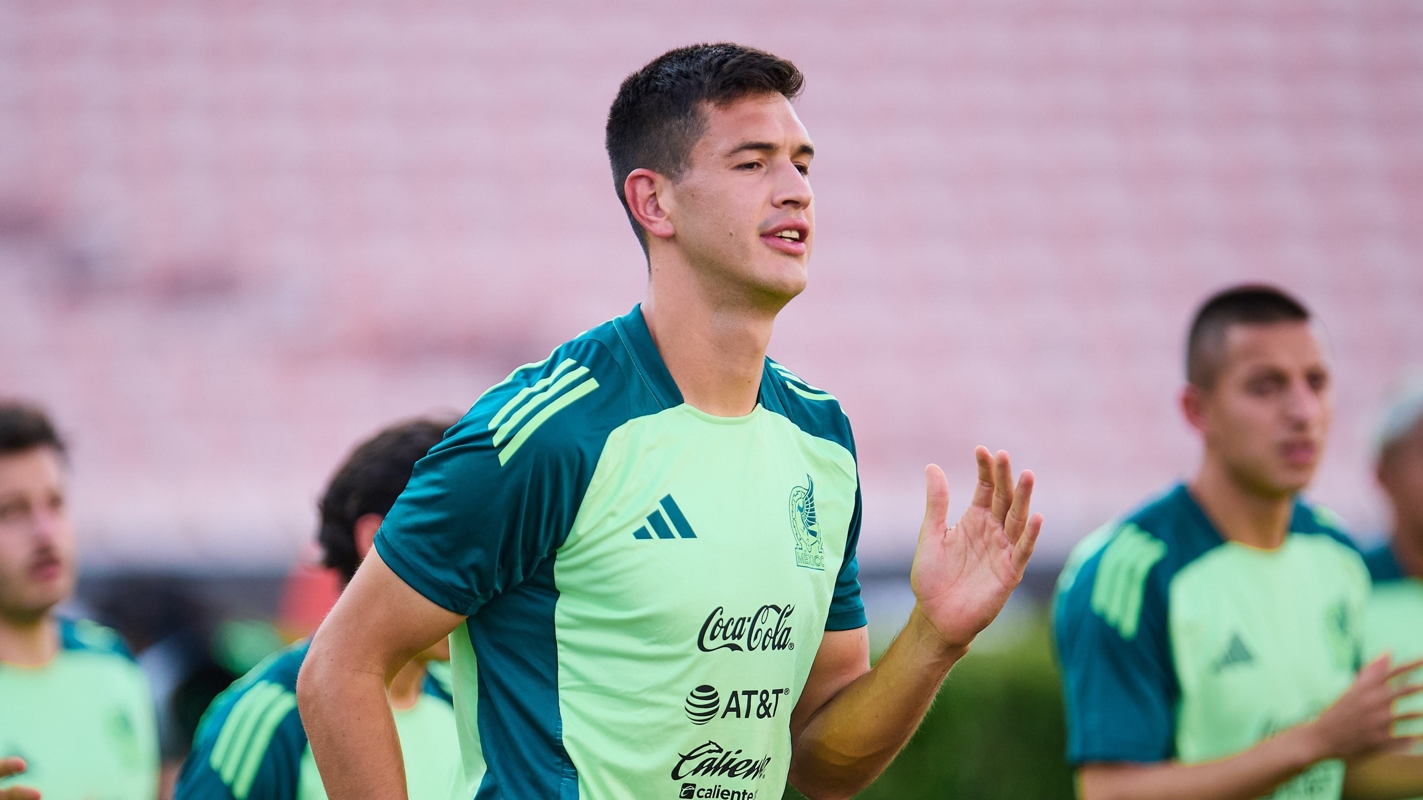 César Montes causa baja de la Selección Mexicana por desgarre