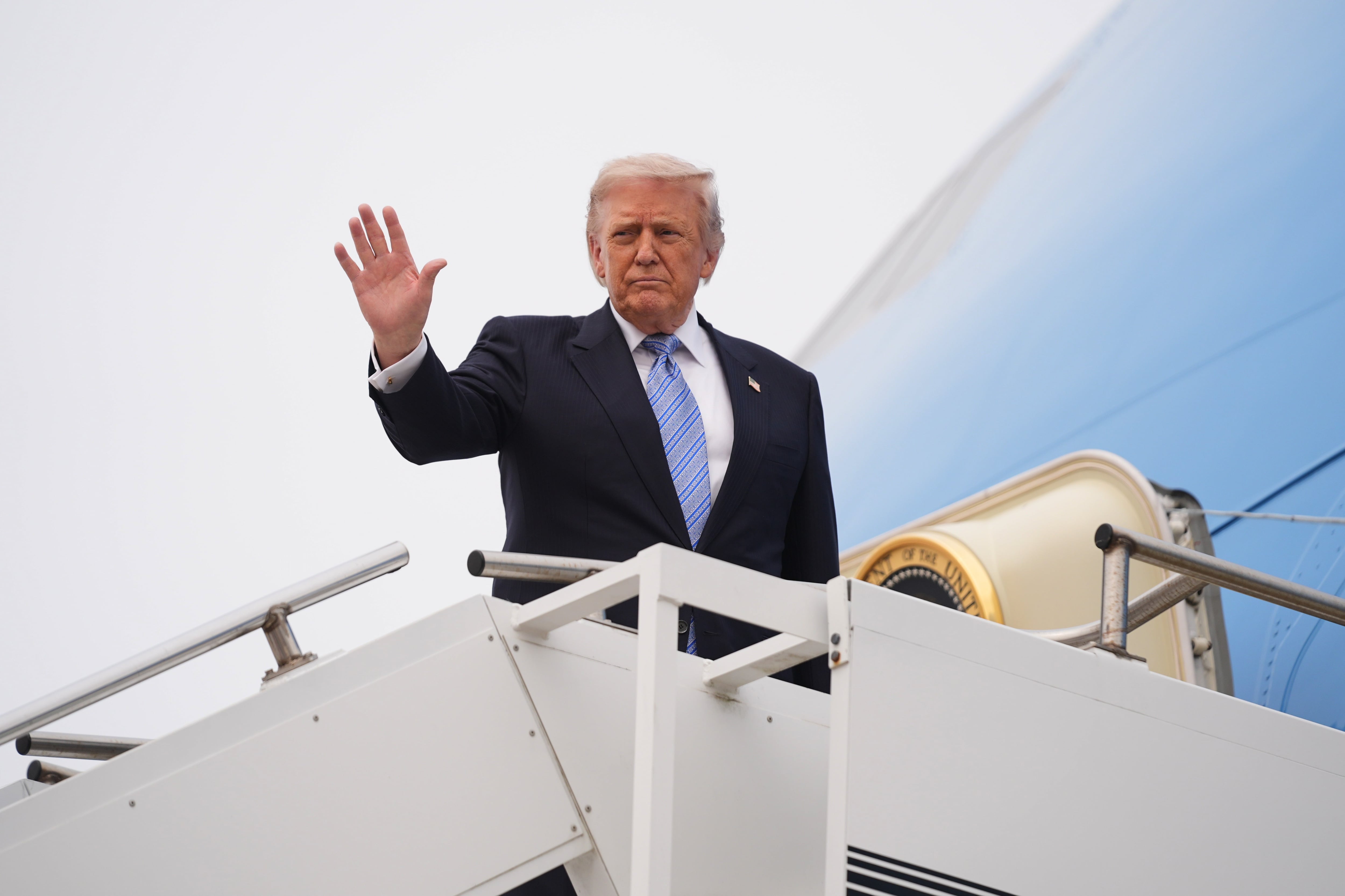 Trump asegura que China no apoyará militarmente a Irán