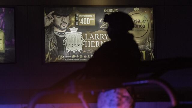 Cancelan concierto de Larry Hernández por lanzamiento de granadas