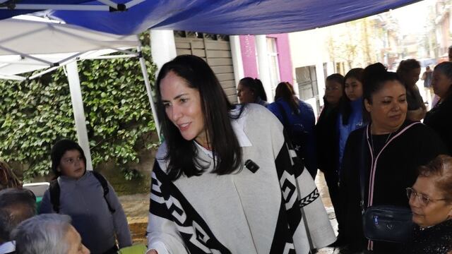 Lía Limón atiende a adultos mayores de Álvaro Obregón