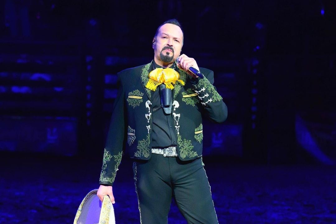 Pepe Aguilar, cantante.