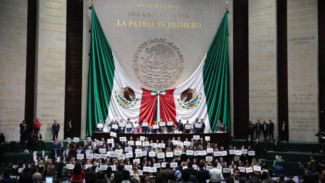 Protestan diputados por Presupuesto de Egresos Federal (PEF)