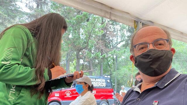 Felipe Calderón recibe segunda dosis de vacuna Pfizer