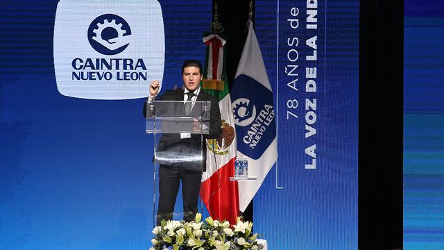 Samuel García en la presentación del plan 'Así Asciende Nuevo León'