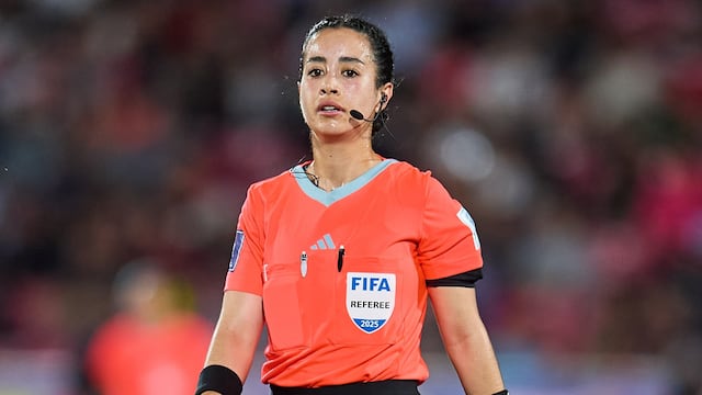 Katia Itzel García estará dentro de las 20 finalistas para el premio a mejor árbitra del mundo