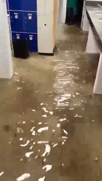 Fuertes lluvias inundan la Cámara de Diputados en CDMX