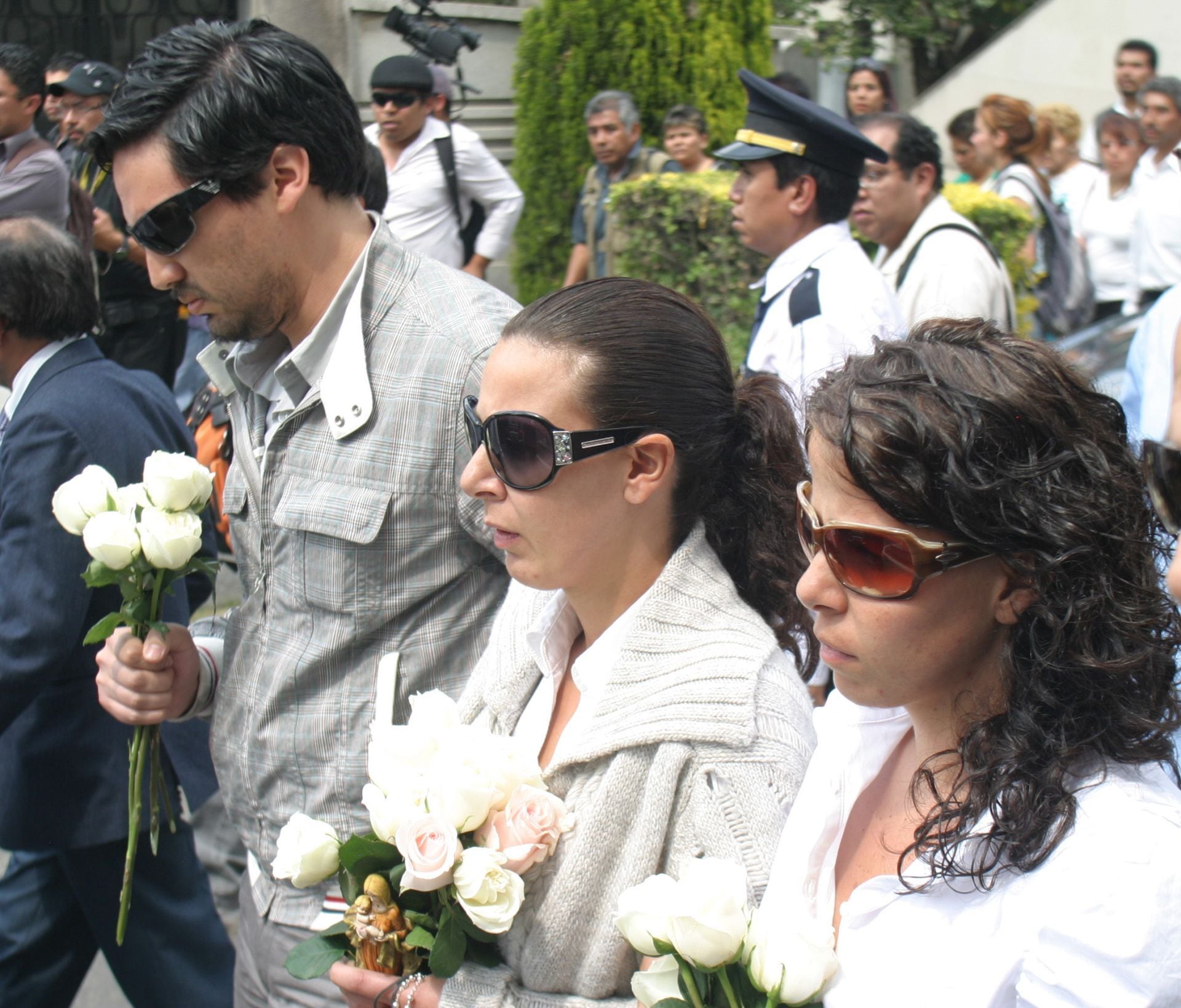 Familiar de Paulette Gebara Farah da su versión