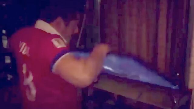 Así el iracundo fanático.