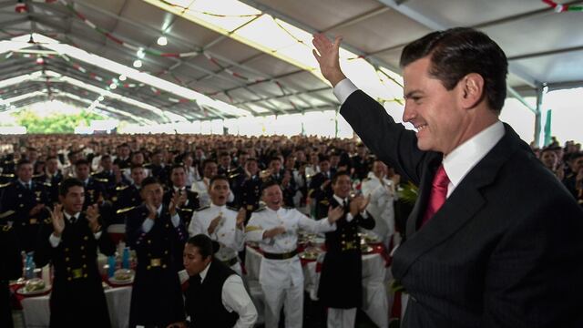 Enrique Peña Nieto. El exilio.