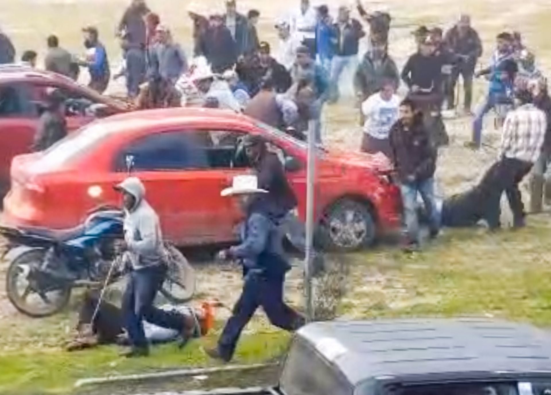 Balacera y enfrentamiento entre pobladores y presuntos integrantes de la Familia Michoacana dejó como saldo 11 muertos