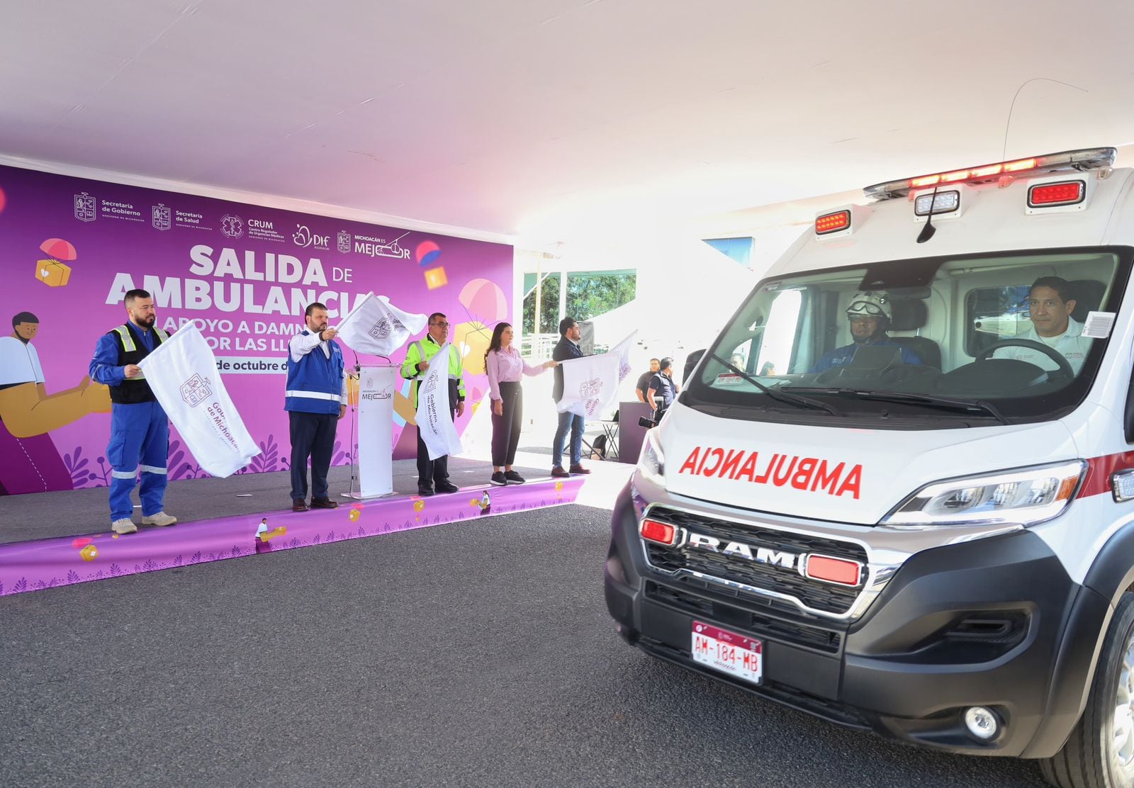 Cuatro ambulancias de CRUM salieron a Hidalgo para atender a las personas afectadas