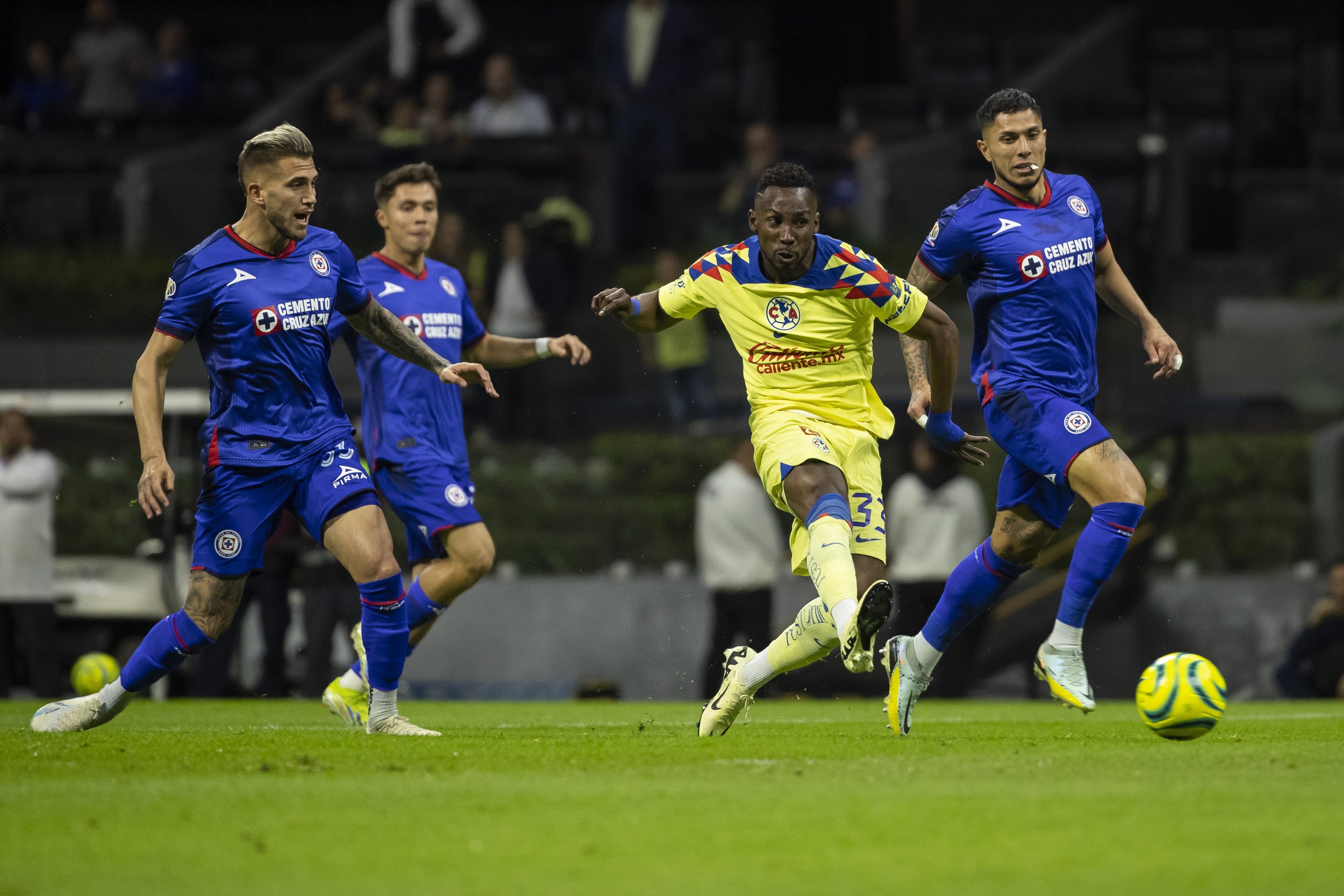 Julián Quiñones del Club América