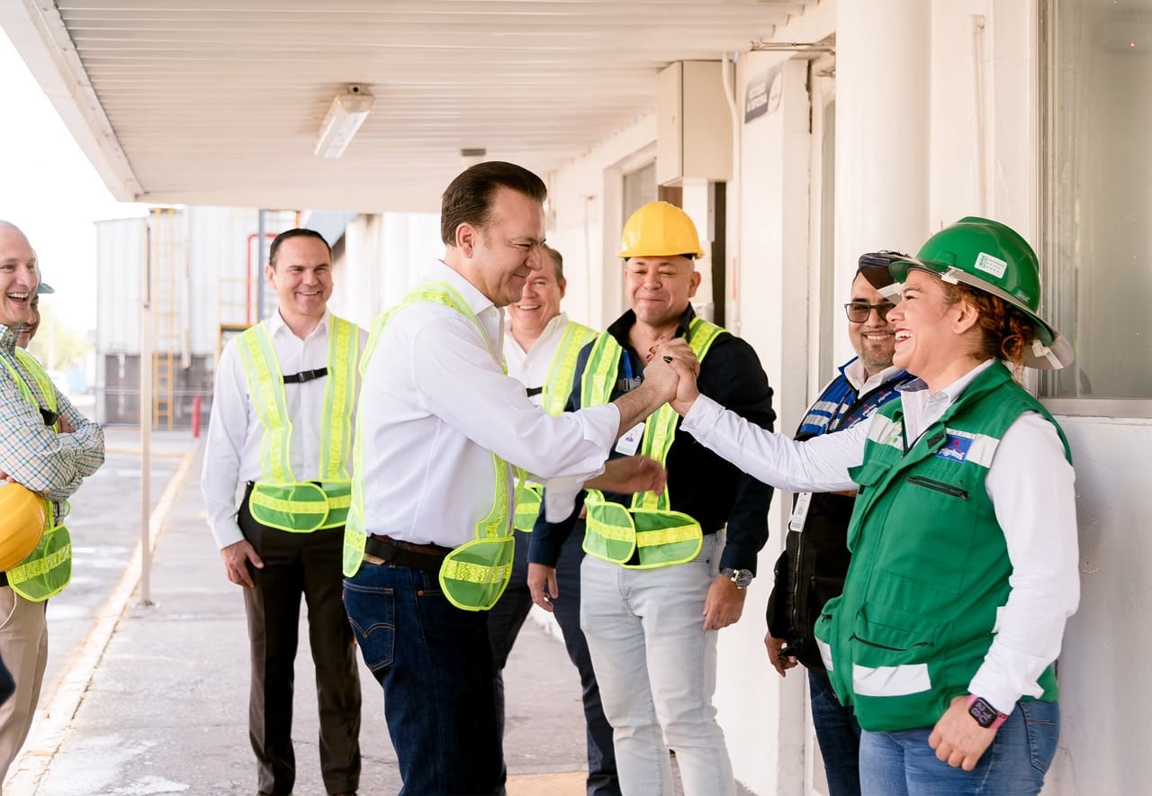 Esteban Villegas anuncia planta de Pilgrim’s que generará 320 empleos.