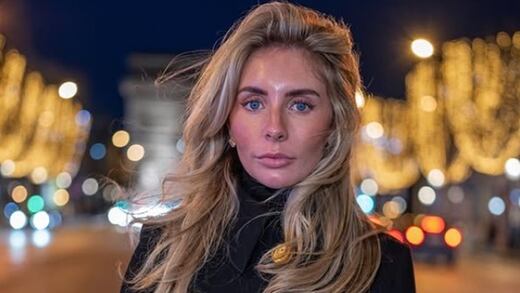 Un adolescente que quería tener sexo con Bonnie Blue, actriz de OnlyFans, fue sacado de la fila por su enojada mamá