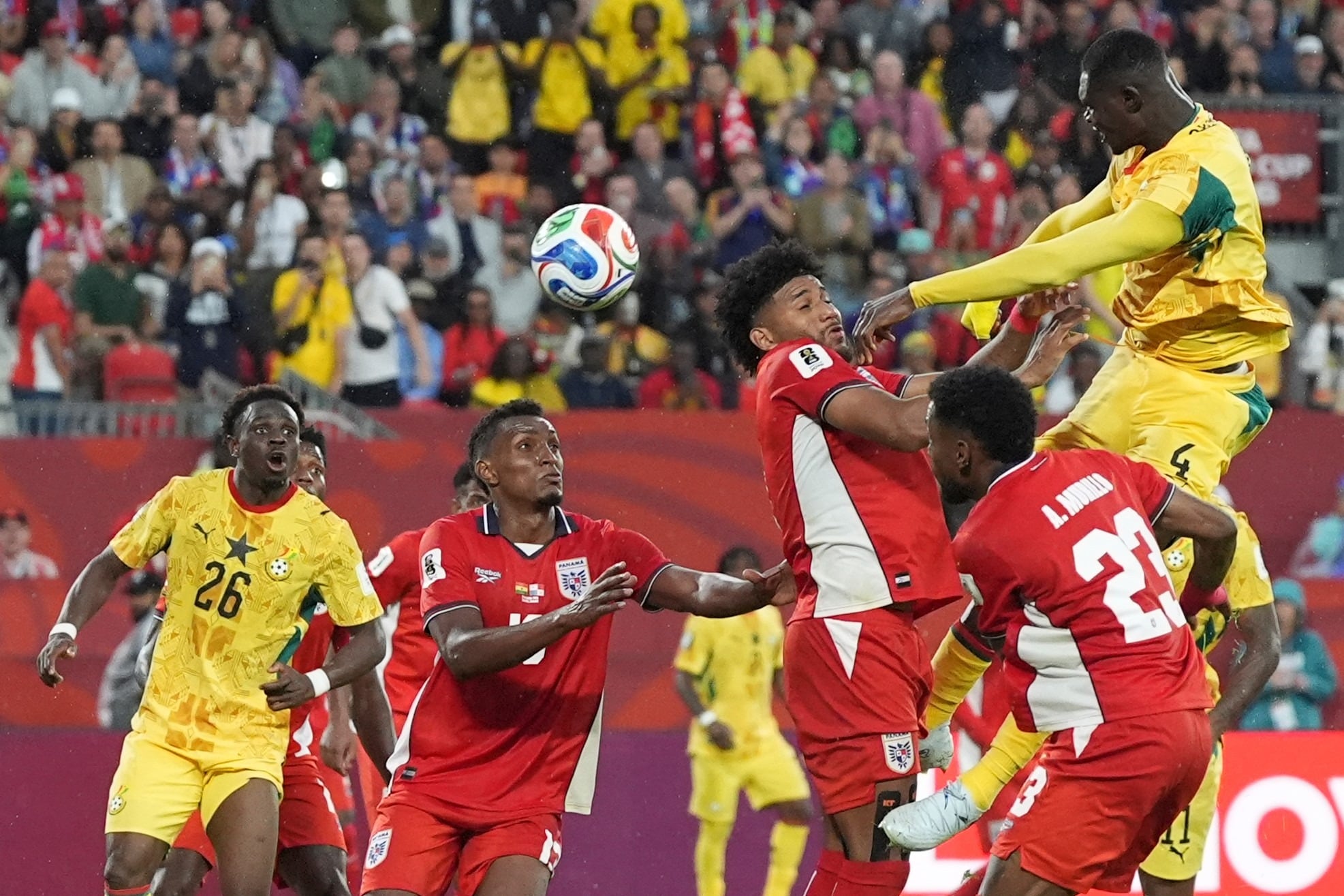 Ghana logra los tres puntos de último minuto ante Panamá.