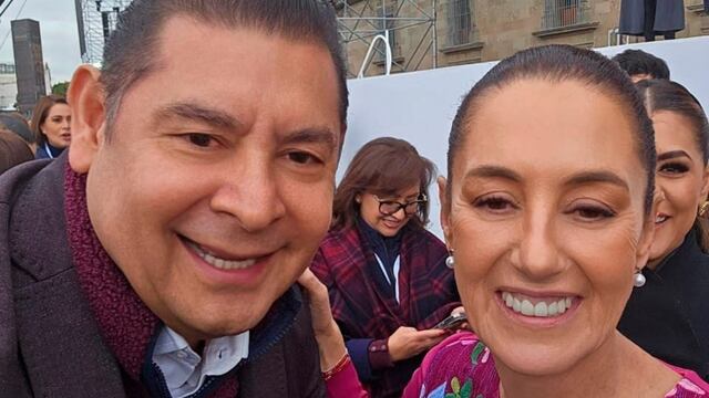 Alejandro Armenta acompaña a Claudia Sheinbaum en su informe de 100 días de gobierno
