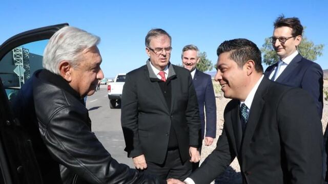 AMLO reconoce a Ricardo Gallardo como un buen promotor de inversión para San Luis Potosí.